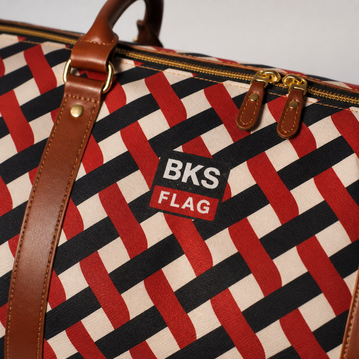 BKS Flag Wave™ Travel Bag 05_macro-detail-square