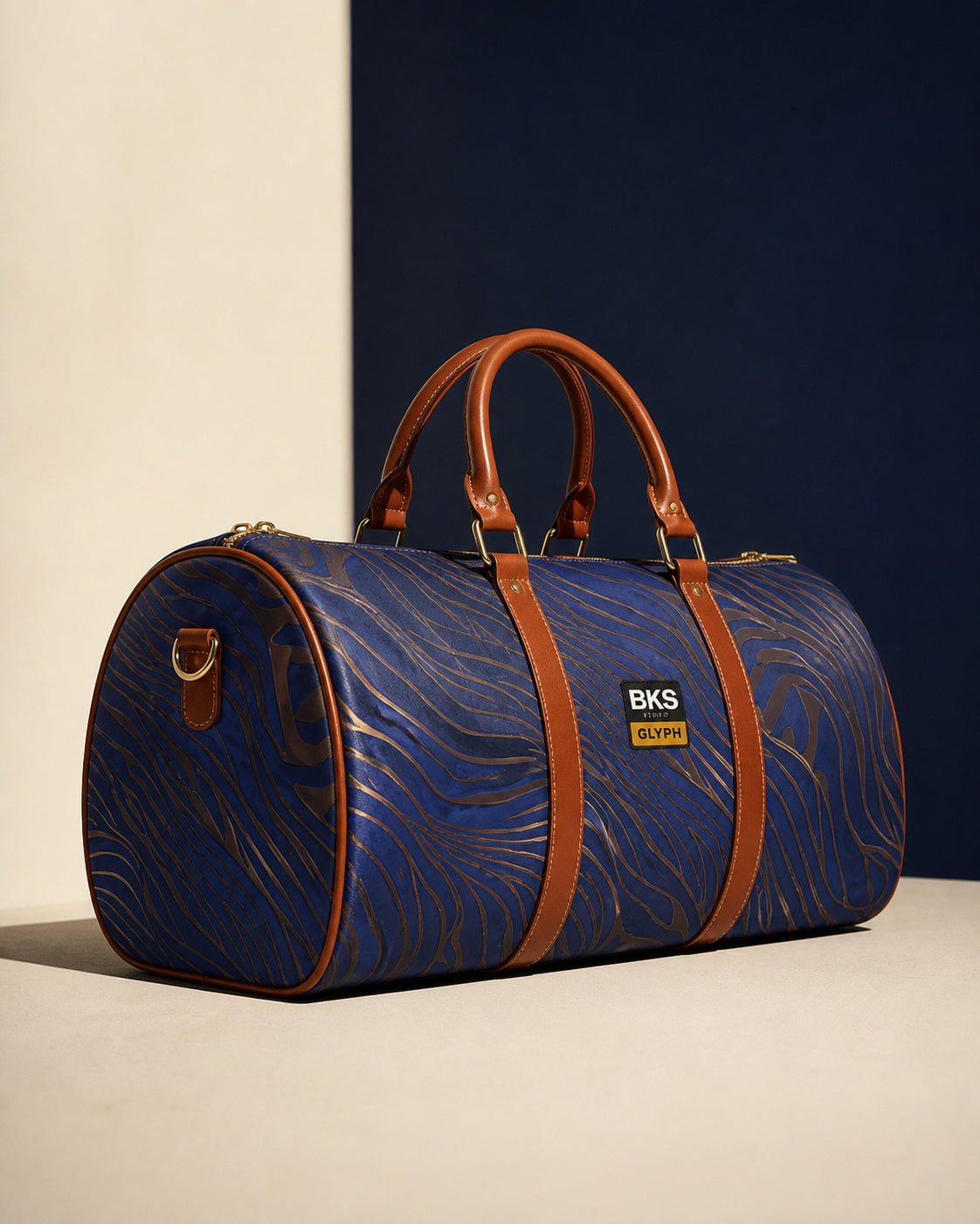 BKS Glyph Stride™ Travel Bag 03_side-construction-4x5